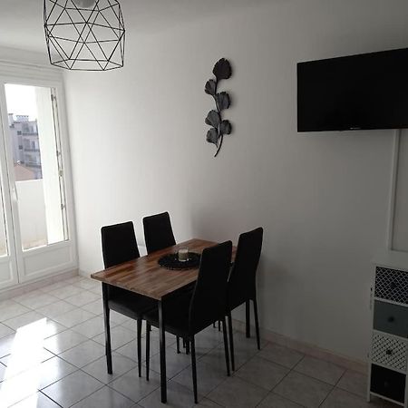 Appart 2/4 Pers Proche Centre Avec Balcon, Parking ناربون المظهر الخارجي الصورة